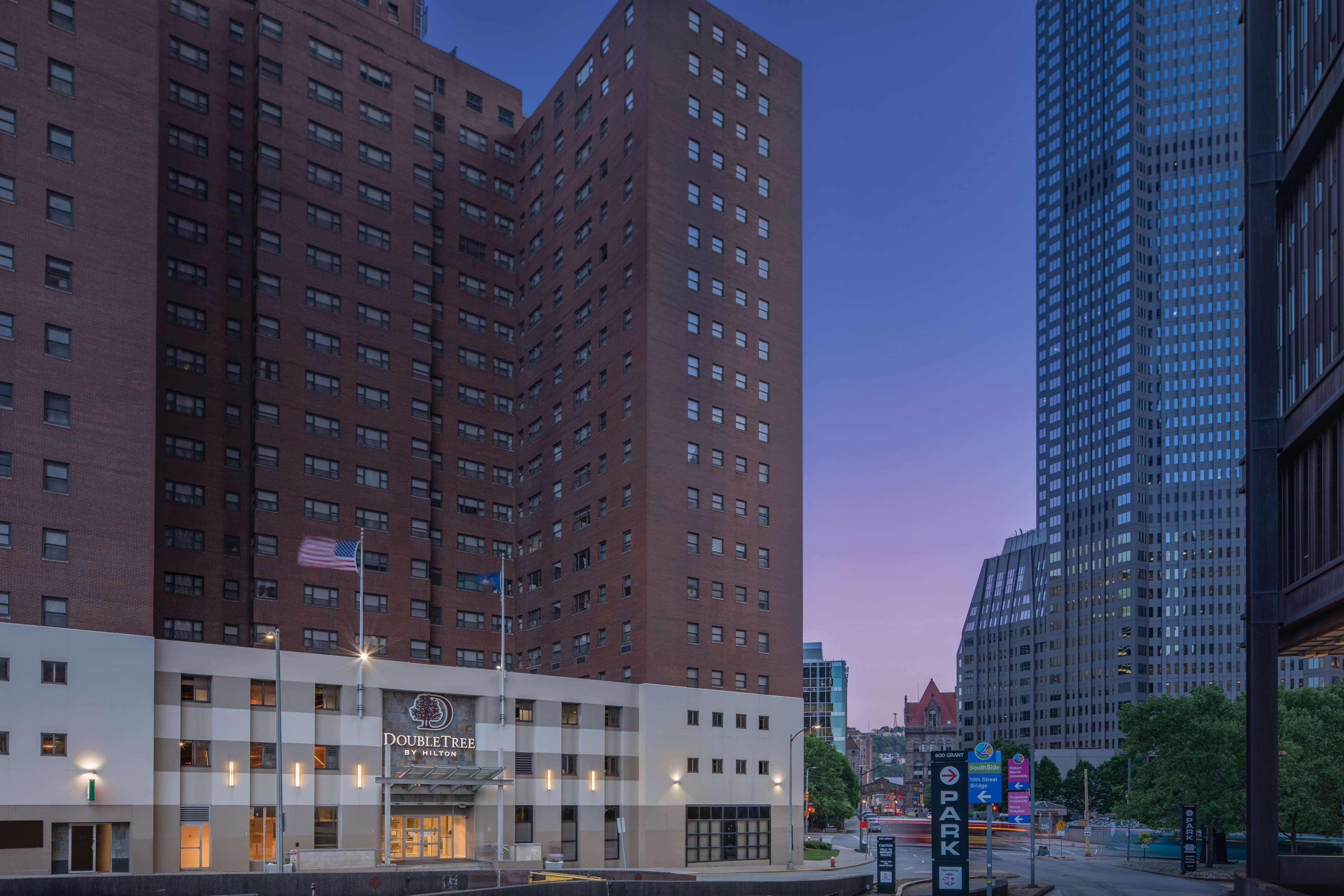 Doubletree By Hilton Hotel & Suites Pittsburgh Downtown Exterior photo